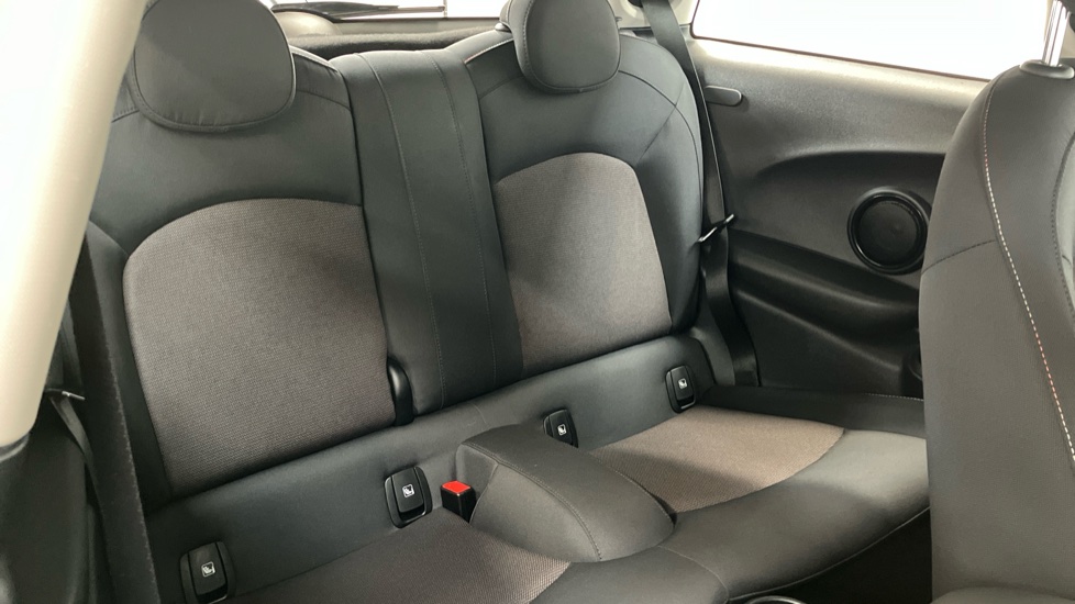 MINI Hatchback 1.5 Cooper Classic 3dr Auto [Comfort/Nav Pack] Petrol Hatchback - Image 12