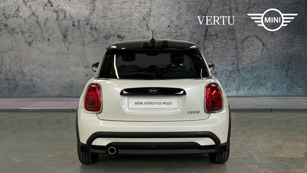 MINI Hatchback 1.5 Cooper Classic 3dr Auto [Comfort/Nav Pack] Petrol Hatchback - Image 15