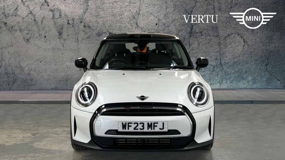MINI Hatchback 1.5 Cooper Classic 3dr Auto [Comfort/Nav Pack] Petrol Hatchback - Image 16