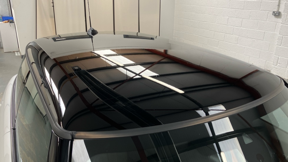 MINI Hatchback 1.5 Cooper Classic 3dr Auto [Comfort/Nav Pack] Petrol Hatchback - Image 21