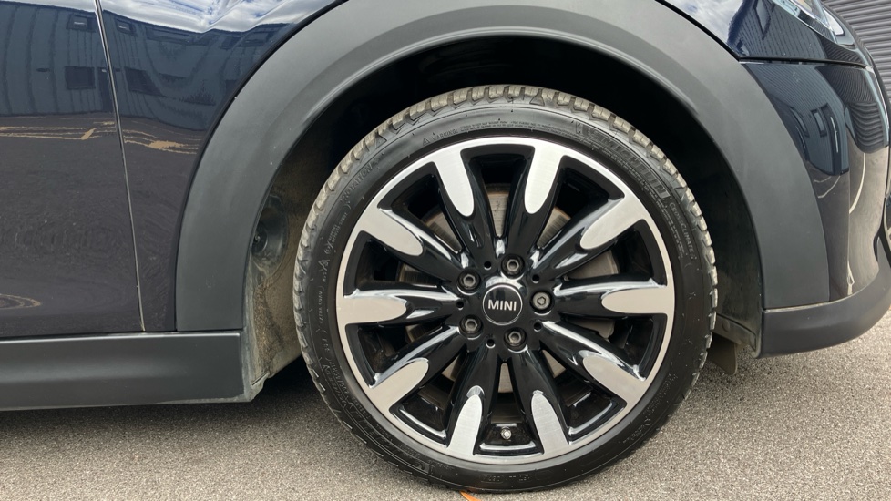 MINI Hatchback 2.0 Cooper S Exclusive 3dr Auto Petrol Hatchback - Image 14