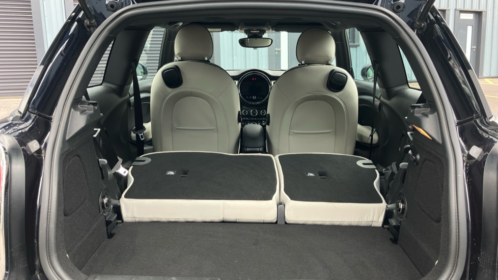 MINI Hatchback 2.0 Cooper S Exclusive 3dr Auto Petrol Hatchback - Image 40