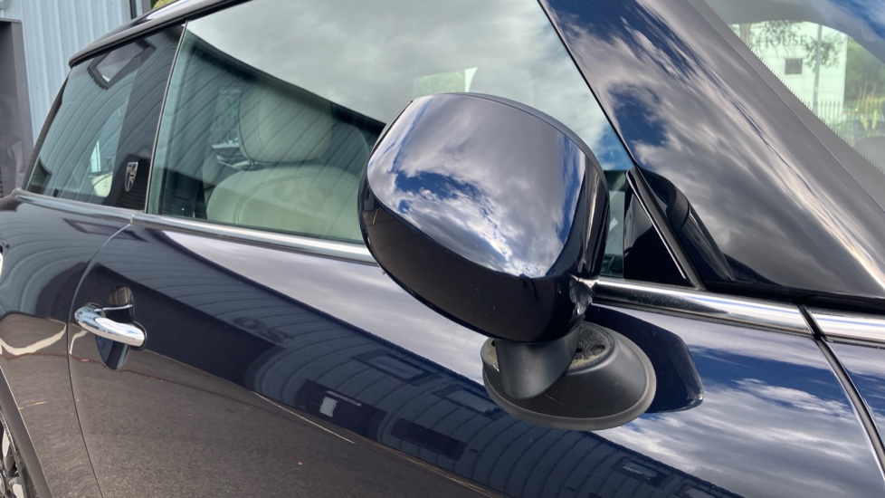 MINI Hatchback 2.0 Cooper S Exclusive 3dr Auto Petrol Hatchback - Image 49