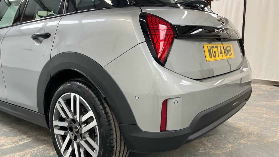 MINI Cooper 2.0 S Classic 5dr Auto Petrol Hatchback - Image 34