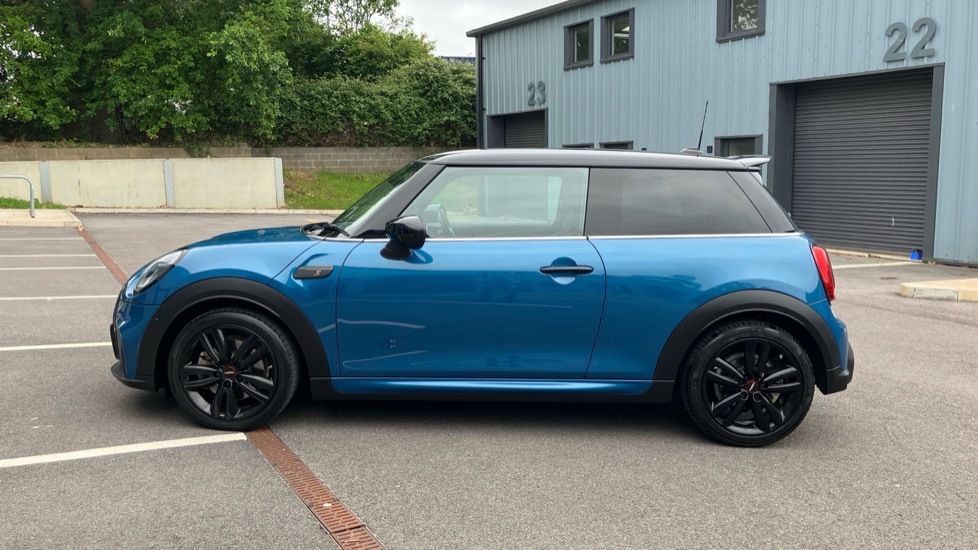 MINI Hatchback 2.0 Cooper S Sport 3dr Auto Petrol Hatchback - Image 32