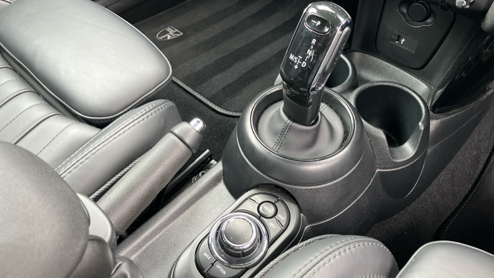 MINI Hatchback 1.5 Cooper Exclusive 5dr Auto Petrol Hatchback - Image 10