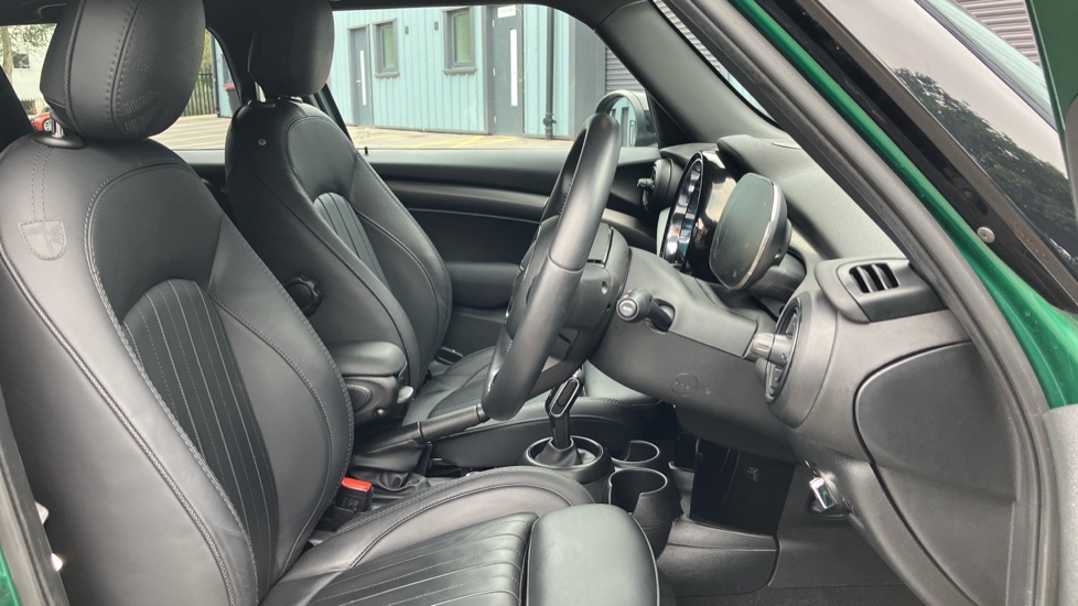MINI Hatchback 1.5 Cooper Exclusive 5dr Auto Petrol Hatchback - Image 11