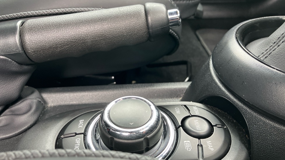 MINI Hatchback 1.5 Cooper Exclusive 5dr Auto Petrol Hatchback - Image 19