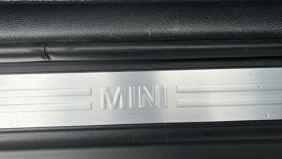 MINI Hatchback 1.5 Cooper Exclusive 5dr Auto Petrol Hatchback - Image 46