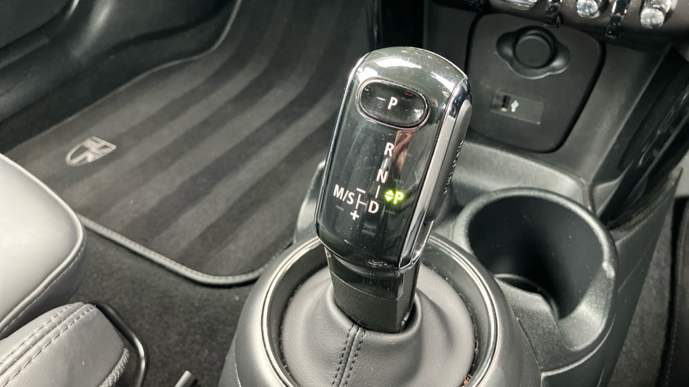 MINI Hatchback 1.5 Cooper Exclusive 5dr Auto Petrol Hatchback - Image 63