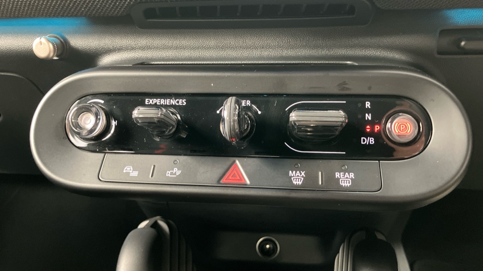 MINI Cooper 160kW SE Sport 54kWh 3dr Auto Electric Hatchback - Image 10
