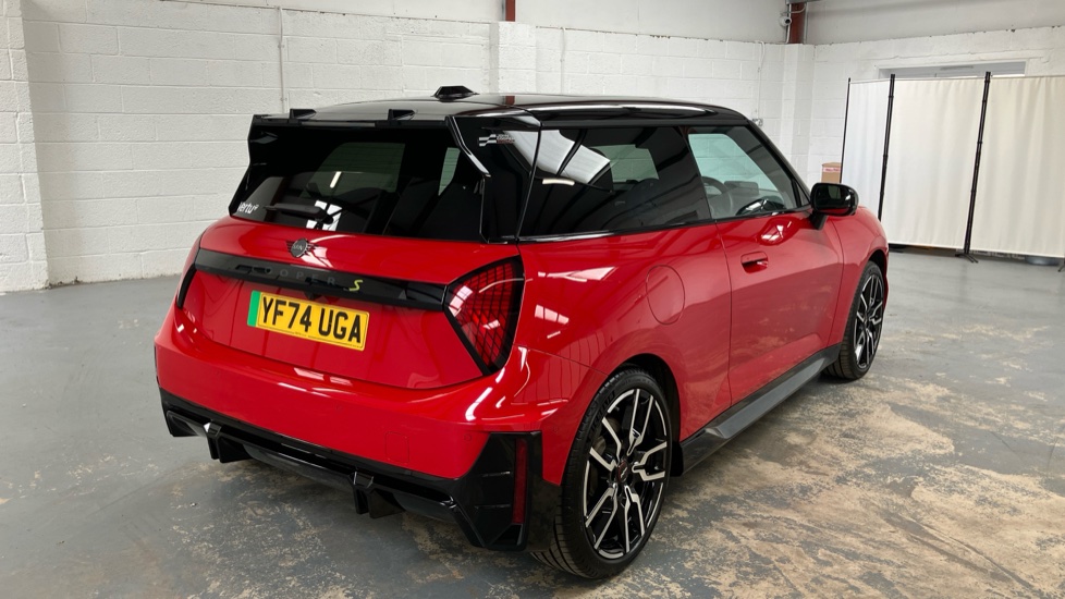 MINI Cooper 160kW SE Sport 54kWh 3dr Auto Electric Hatchback - Image 37