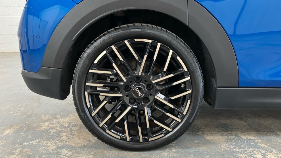 MINI Cooper 1.5 C Exclusive 5dr Auto Petrol Hatchback - Image 25