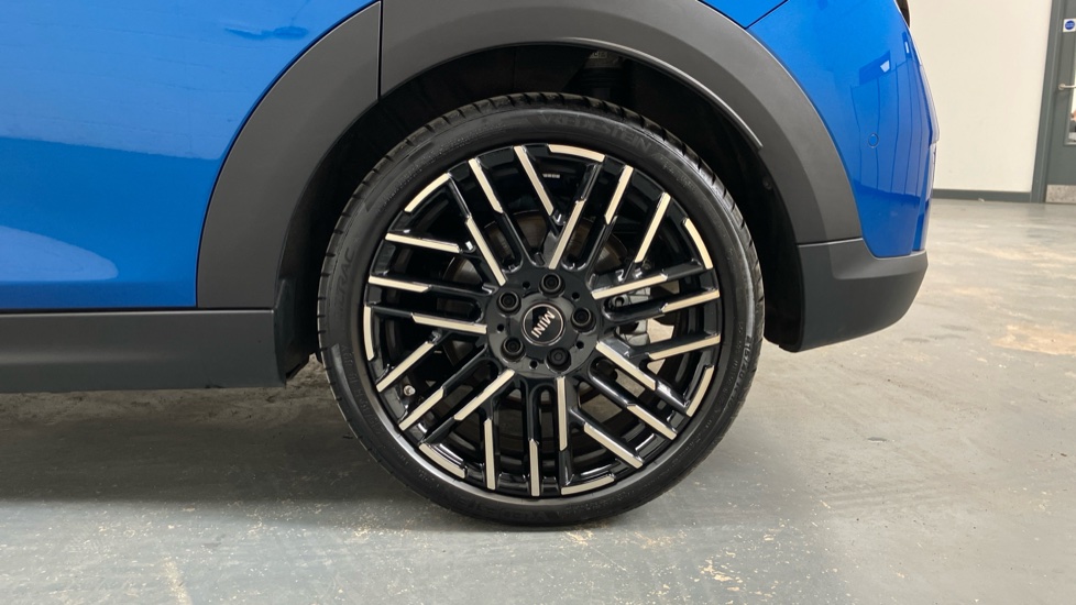 MINI Cooper 1.5 C Exclusive 5dr Auto Petrol Hatchback - Image 28