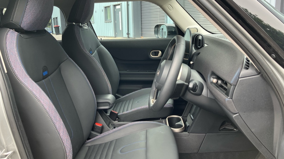 MINI Cooper 2.0 S Classic 5dr Auto Petrol Hatchback - Image 11