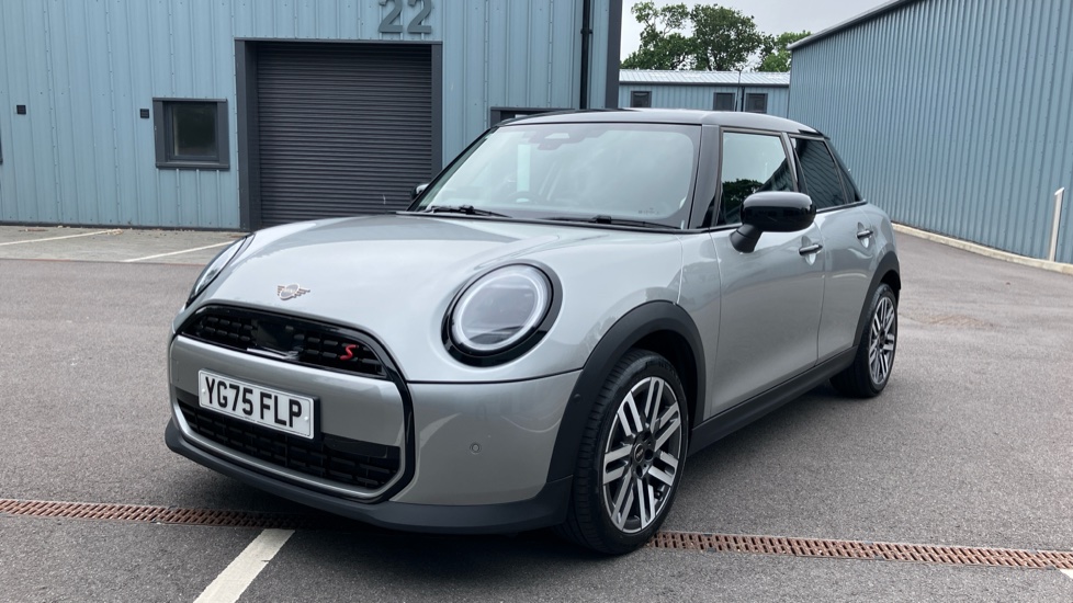 MINI Cooper 2.0 S Classic 5dr Auto Petrol Hatchback - Image 33