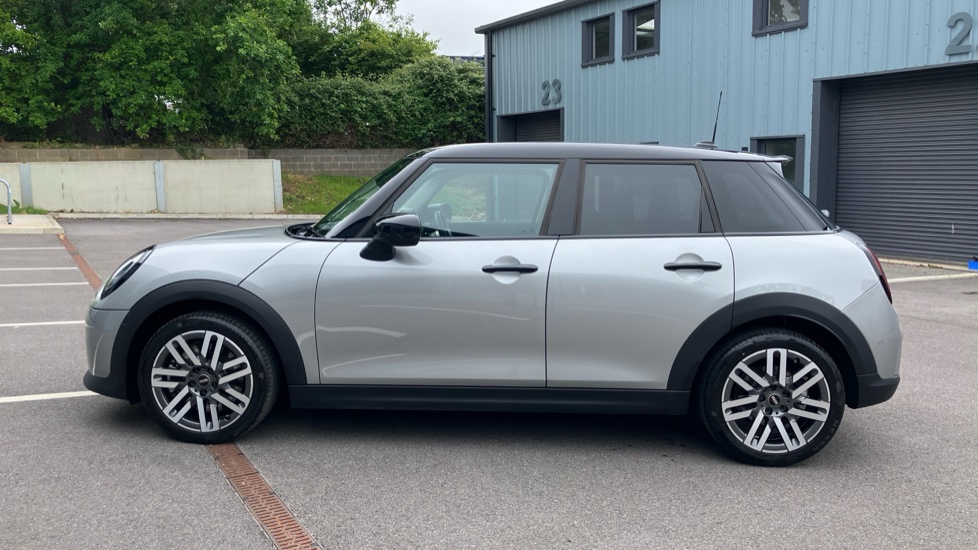 MINI Cooper 2.0 S Classic 5dr Auto Petrol Hatchback - Image 35