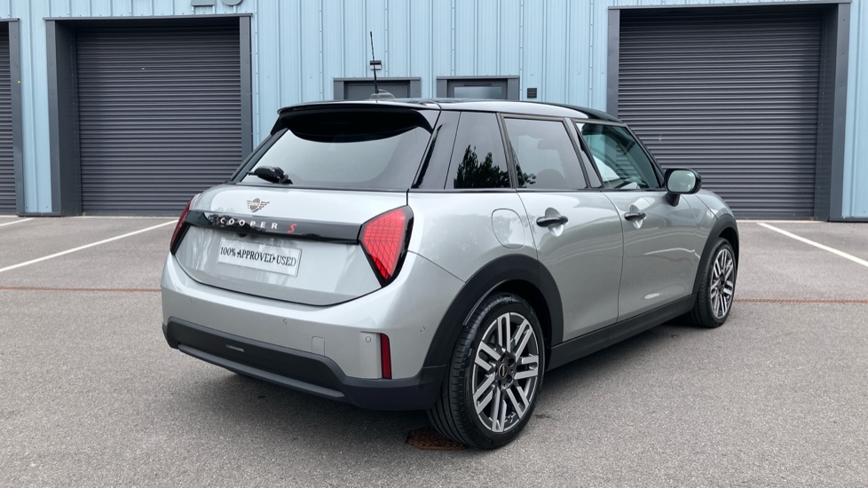 MINI Cooper 2.0 S Classic 5dr Auto Petrol Hatchback - Image 37