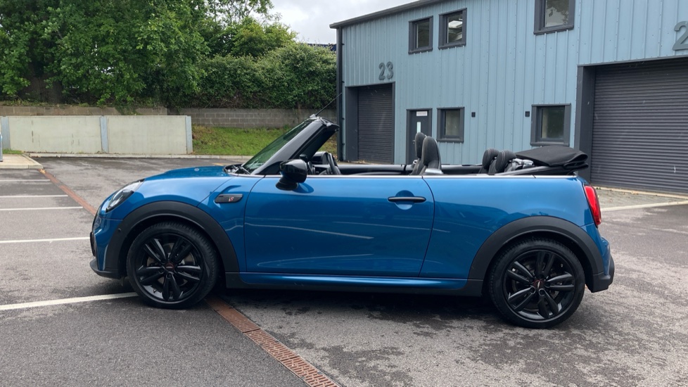 MINI Convertible 2.0 Cooper S Sport 2dr Auto Petrol Convertible - Image 31
