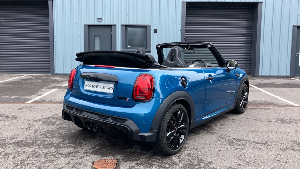 MINI Convertible 2.0 Cooper S Sport 2dr Auto Petrol Convertible - Image 33