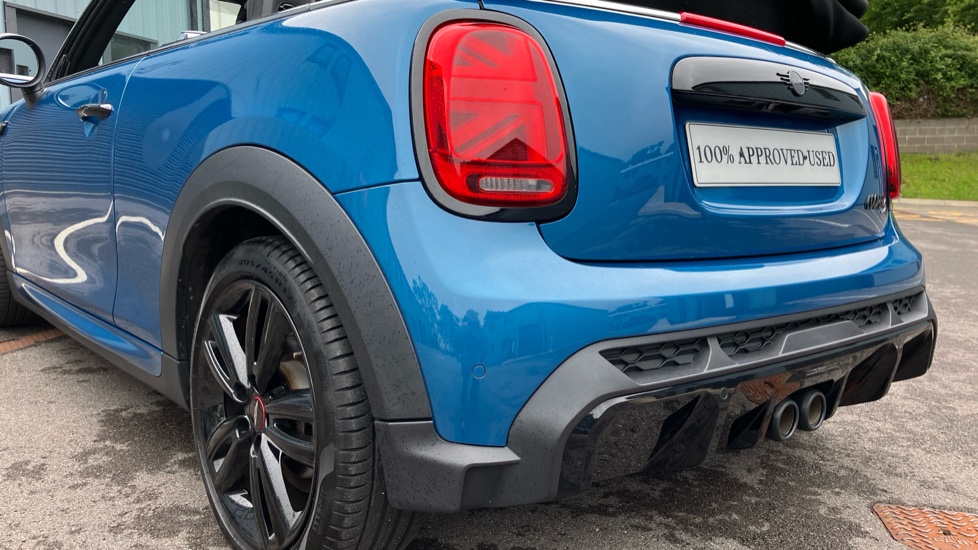 MINI Convertible 2.0 Cooper S Sport 2dr Auto Petrol Convertible - Image 42