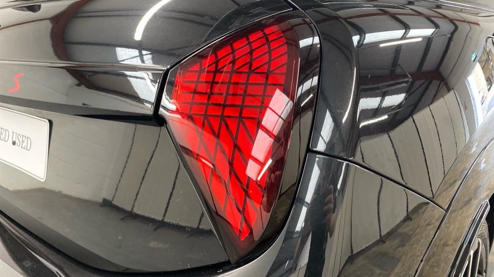 MINI Cooper 2.0 S Sport 3dr Auto Petrol Hatchback - Image 22