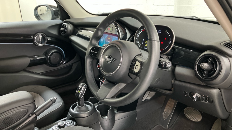 MINI Hatchback 1.5 Cooper Classic Premium 5dr Auto Petrol Hatchback - Image 6
