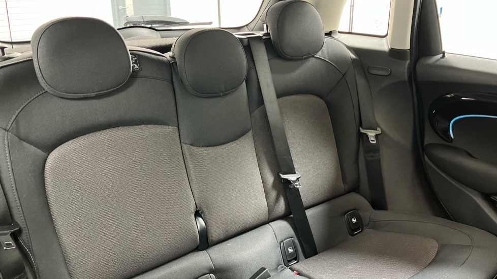 MINI Hatchback 1.5 Cooper Classic Premium 5dr Auto Petrol Hatchback - Image 12