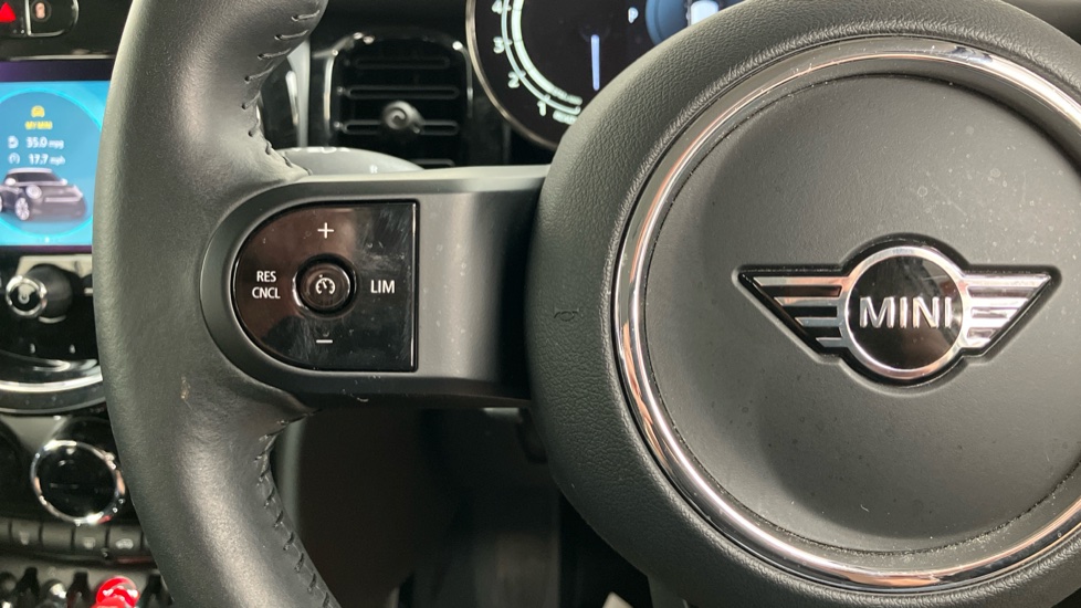 MINI Hatchback 1.5 Cooper Classic Premium 5dr Auto Petrol Hatchback - Image 17