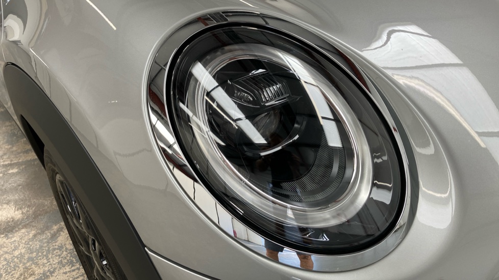 MINI Hatchback 1.5 Cooper Classic Premium 5dr Auto Petrol Hatchback - Image 23