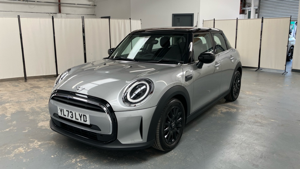 MINI Hatchback 1.5 Cooper Classic Premium 5dr Auto Petrol Hatchback - Image 27