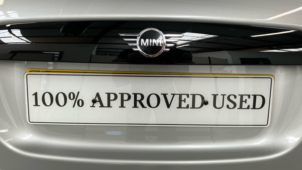 MINI Hatchback 1.5 Cooper Classic Premium 5dr Auto Petrol Hatchback - Image 35