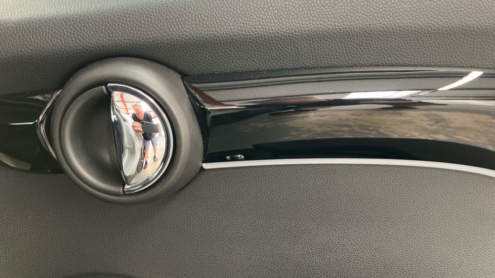 MINI Hatchback 1.5 Cooper Classic Premium 5dr Auto Petrol Hatchback - Image 43