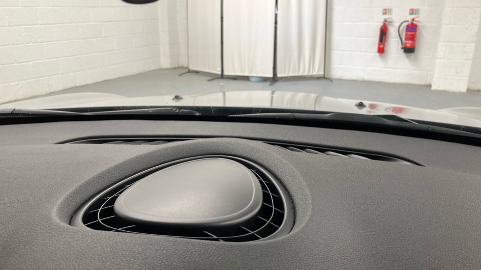 MINI Hatchback 1.5 Cooper Classic Premium 5dr Auto Petrol Hatchback - Image 55