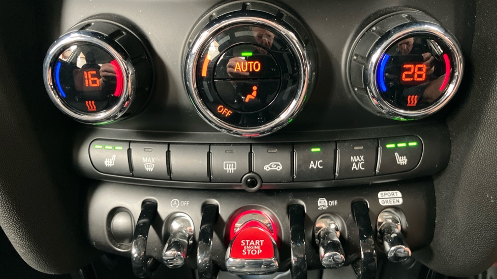 MINI Hatchback 1.5 Cooper Classic Premium 5dr Auto Petrol Hatchback - Image 57