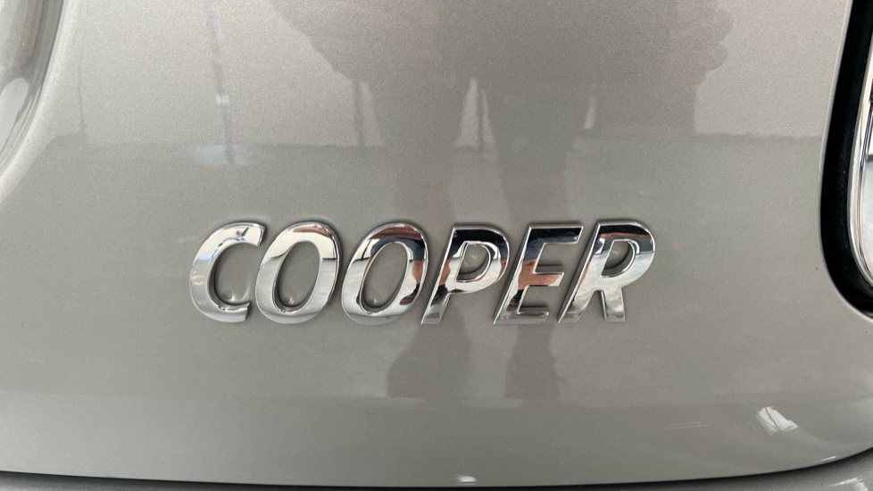 MINI Hatchback 1.5 Cooper Classic Premium 5dr Auto Petrol Hatchback - Image 72