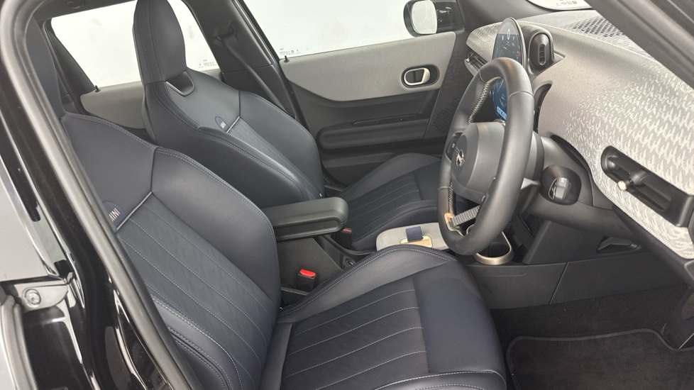 MINI Cooper 1.5 C Exclusive 5dr Auto Petrol Hatchback - Image 11