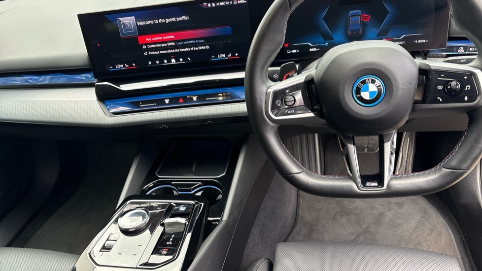 BMW i5 442kW M60 xDrive 84kWh 4dr Auto Electric Saloon - Image 4