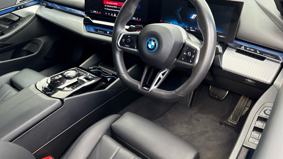 BMW i5 442kW M60 xDrive 84kWh 4dr Auto Electric Saloon - Image 6