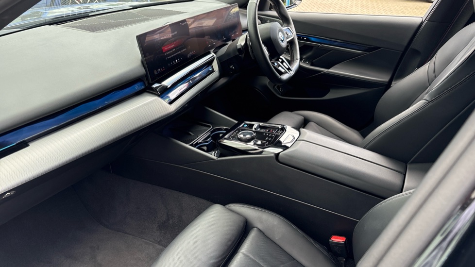 BMW i5 442kW M60 xDrive 84kWh 4dr Auto Electric Saloon - Image 7