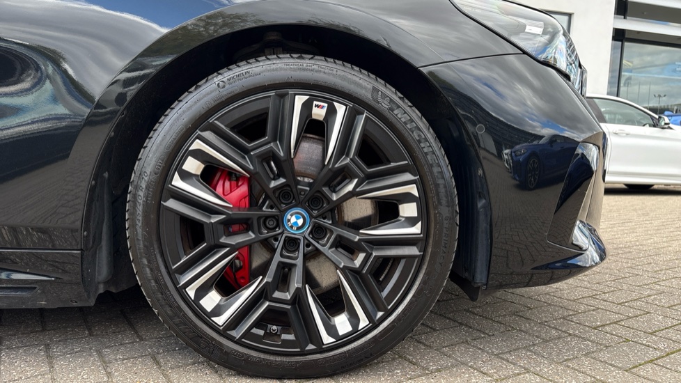 BMW i5 442kW M60 xDrive 84kWh 4dr Auto Electric Saloon - Image 14