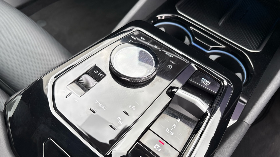 BMW i5 442kW M60 xDrive 84kWh 4dr Auto Electric Saloon - Image 19