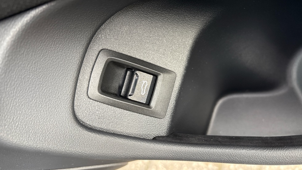 BMW i5 442kW M60 xDrive 84kWh 4dr Auto Electric Saloon - Image 25