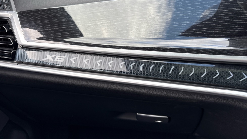 BMW X5 xDrive50e M Sport 5dr Auto [Tech/Pro Pack] Estate - Image 32