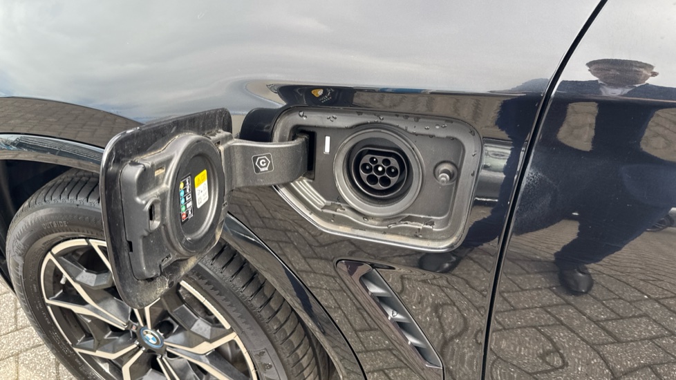 BMW X3 xDrive 30e M Sport 5dr Auto Estate - Image 26