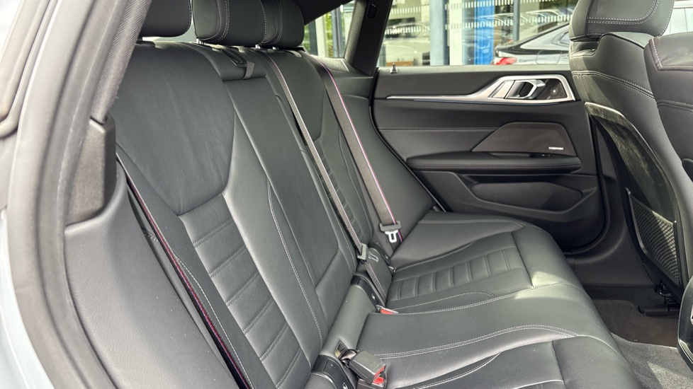 BMW i4 400kW M50 83.9kWh 5dr Auto Electric Hatchback - Image 12