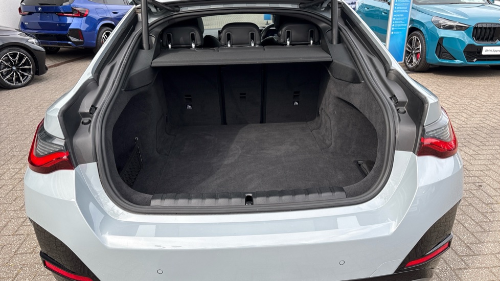 BMW i4 400kW M50 83.9kWh 5dr Auto Electric Hatchback - Image 13