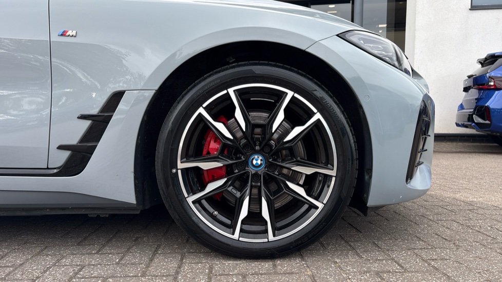 BMW i4 400kW M50 83.9kWh 5dr Auto Electric Hatchback - Image 14