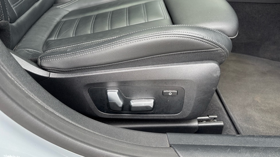 BMW i4 400kW M50 83.9kWh 5dr Auto Electric Hatchback - Image 32