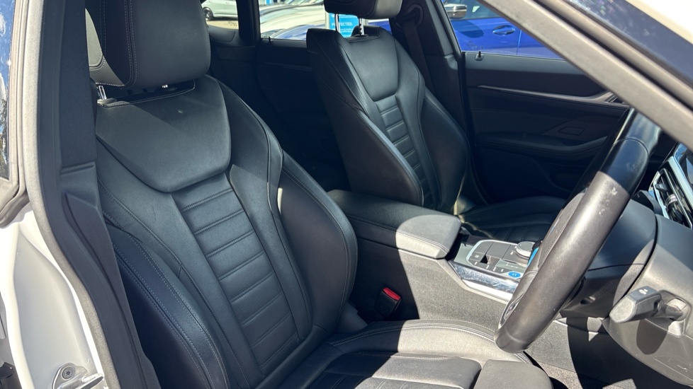 BMW i4 250kW eDrive40 M Sport 83.9kWh 5dr Auto Electric Hatchback - Image 11